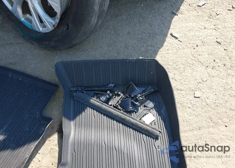 2024 Ford Escape Active z USA, uszkodzony, nr VIN 1FMCU9GNXRUB43434